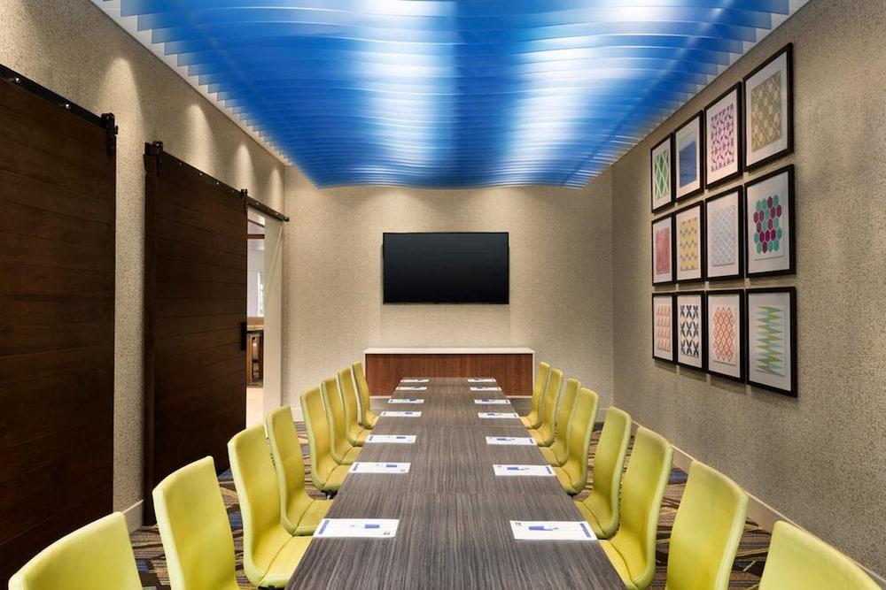 Express Ft Indiantown Gap By Ihg 2*