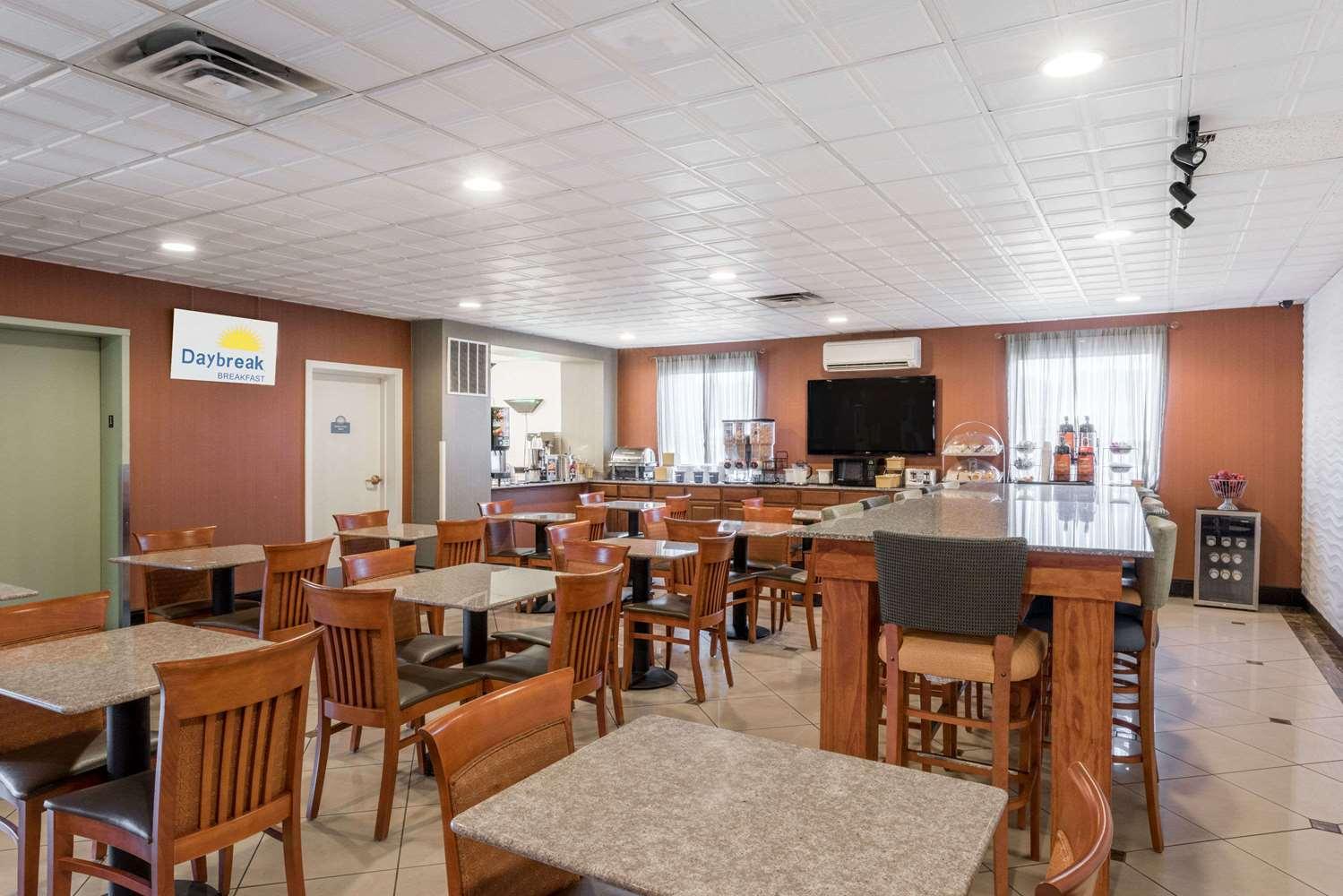 Hotel Express Ft Indiantown Gap By Ihg 2*